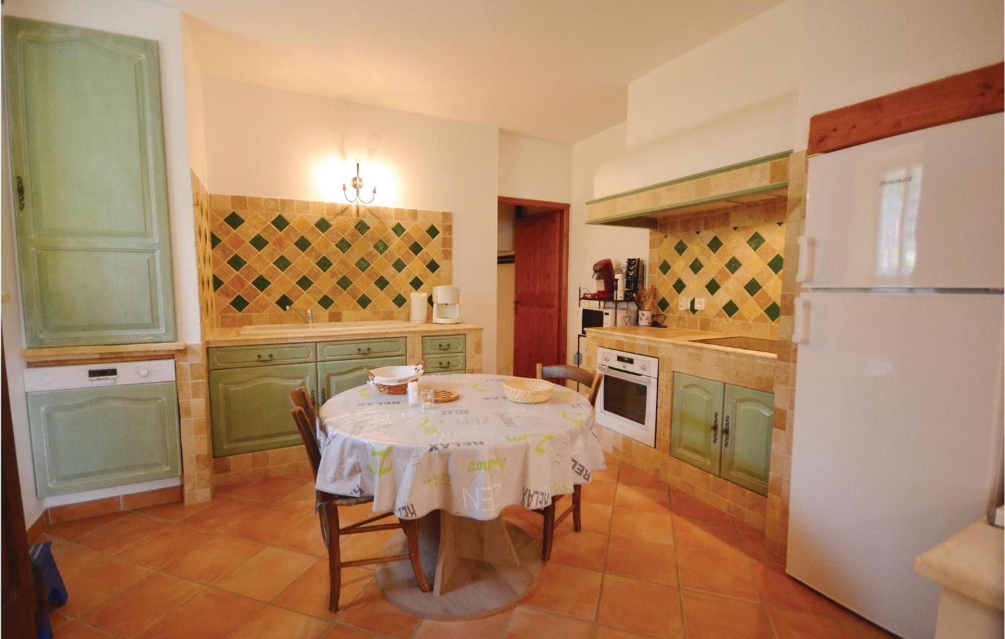 Awesome Home In Bollene With Wifi Exterior photo