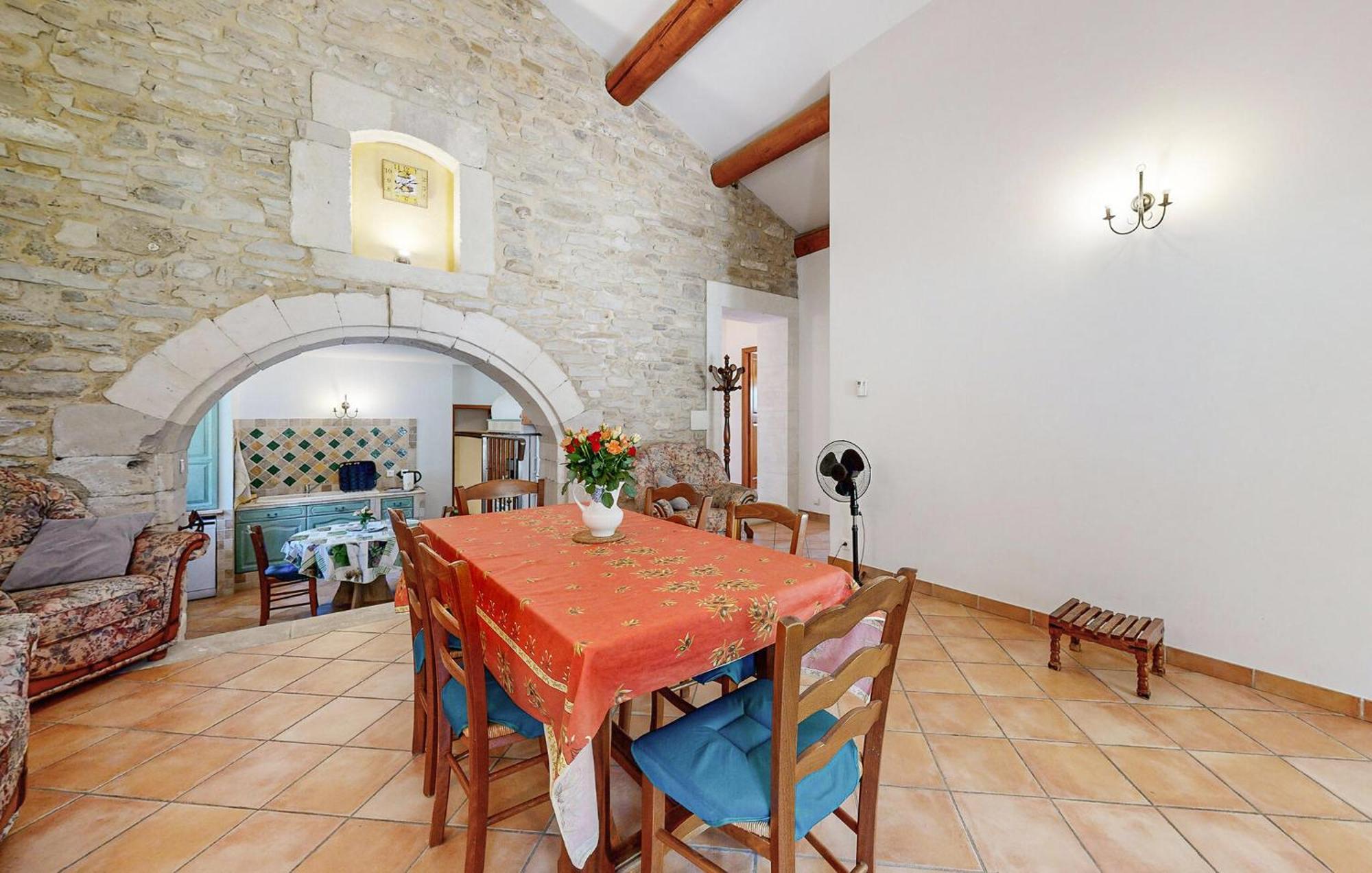Awesome Home In Bollene With Wifi Exterior photo