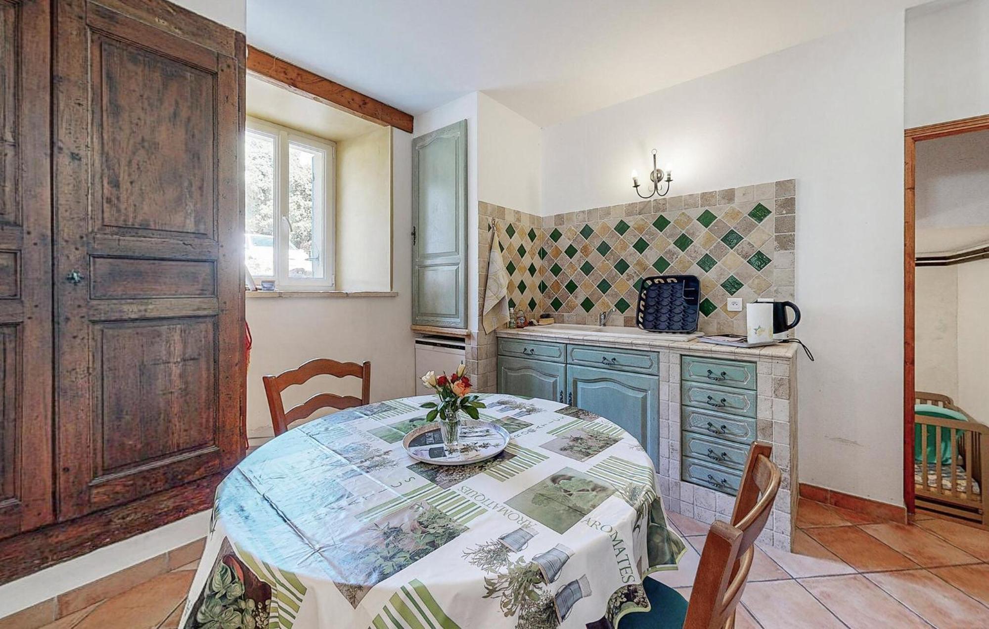 Awesome Home In Bollene With Wifi Exterior photo